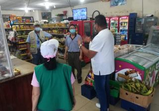 Se realizó operativo en locales comerciales de Aguadulce