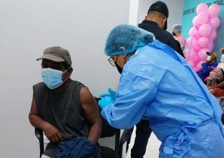 Continua la aplicación de terceras dosis en Coclé