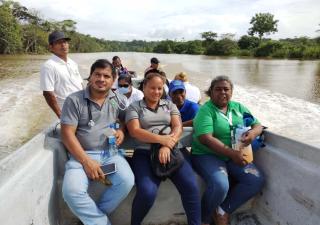 Llevando salud a las comunidades costeras y montañas de Donoso