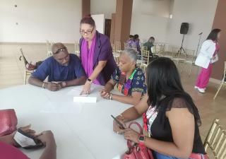 Orientan a personal de salud en Colón sobre prevención contra la violencia de la mujer 