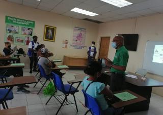 Escuela de manipuladores en Colón continúa capacitando