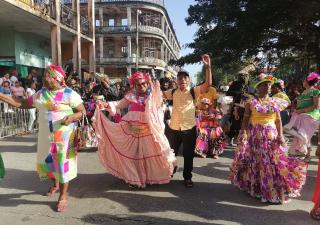 Regional del Minsa de Colón participa del desfile de la pollera congo