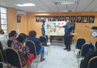Capacitan a docentes en Colón sobre temas de salud