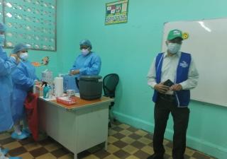 Madre e hija, primeras vacunadas en Colón