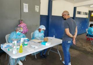 Jornada de hisopados en varias comunidades en Colón