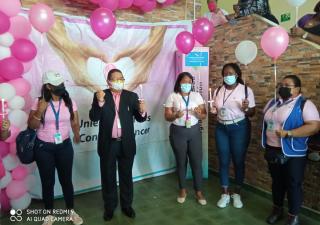 Colon realiza actividades en apoyo a cinta rosada