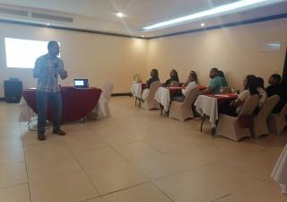 Continua la capacitación de VIH con los equipos de Salud de Colón