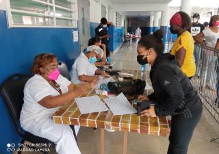 Avanza proceso de vacunación en Colón