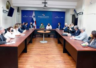 Delegación de empresarios de Argentina interesados en conocer el sistema de Salud en Panamá