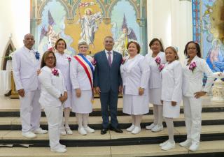 “Los ángeles blancos son un recurso extraordinario para el sistema de salud”, ministro Sucre