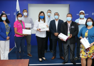 Directores regionales reciben pruebas rápidas para COVID-19