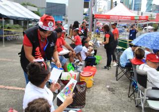 Promueven campañas de salud en desfile de fundación de Pueblo Nuevo