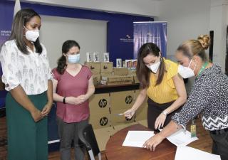 MINSA recibe aporte de equipos por parte de Clinton Health Access Initiative 