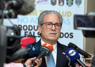 Ministro Boyd Galindo dará a conocer en los próximos días los centros de salud que ajustarán horarios