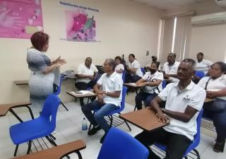 Capacitan a los asistentes de Salud en Colón