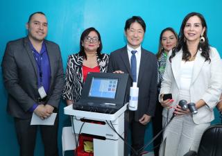 Minsa participa de entrega de equipos a Fundación "Escucharás y Hablarás".