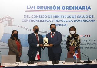 Ministros de salud de la región comprometidos en avanzar en materia de atención