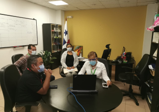 Farmacia y Drogas continua reuniones virtuales.