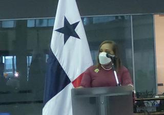 Dirección de Farmacia y Drogas participa en bazar de cosméticos artesanales