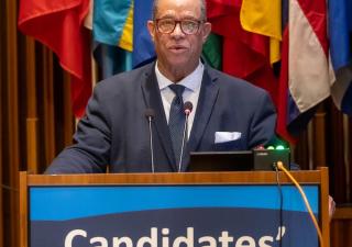 Dr. Camilo Alleyne expone su candidatura ante la OPS