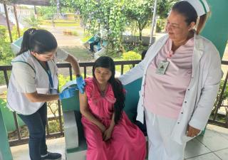 Minsa realiza amplia jornada de vacunación extra muros en Los Santos