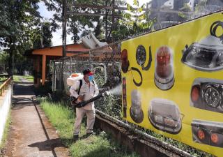 Realizan fumigaciones en Santiago 