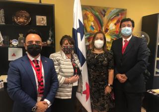 Farmacia y Drogas busca fortalecer vínculos sanitarios con Chile