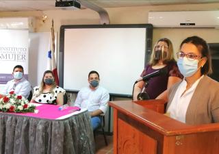 Reconocen labor de profesionales de la Salud 