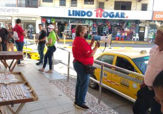 Promueven uso del condón entre asistentes al carnaval para evitar ETS.