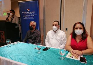 Trabajadores de Salud se capacitan en prevención del cáncer de próstata y salud mental en Herrera