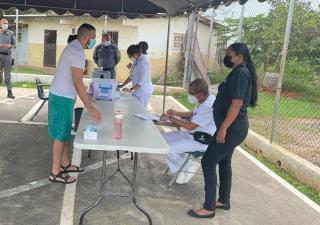 Programa de Salud Penitenciaria aplica vacunas contra la varicela 