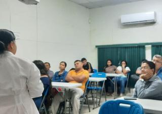 Brindan taller de estilos de vida saludable a población universitaria en Herrera