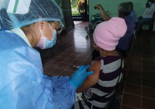 Jornada de vacunación contra la hepatitis y donación de sangre en Herrera 
