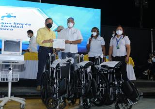 Viceministra Berrío entrega equipos, insumos y proyectos para la Región de Salud de Herrera