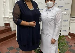 Miss Itzel de Hewitt recibe medalla William Gorgas
