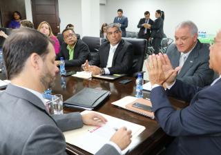 Avanza desintegración de AUPSA  