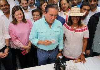 Ministra Turner anuncia en gabinete turístico extensión de horario en policlínica de Boquete