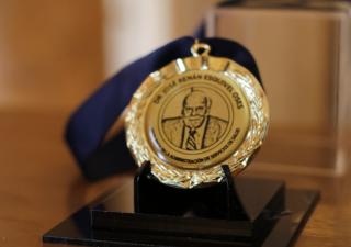 Condecoran a Dr. Adán Ríos con medalla “José Renán Esquivel Oses”, por su excelencia médica
