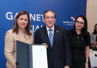 Presidente sanciona  Ley de dispositivos médicos