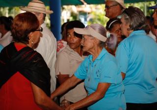 Herrera celebra con el Adulto Mayor