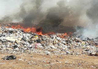 Se incendia vertedero Municipal de Herrera