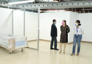 Ministra Turner recorre áreas adecuadas para la atención de pacientes por COVID-19