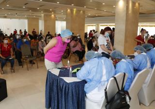 Vacunación de pacientes con cáncer se reanuda el lunes 10 de mayo   