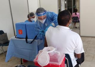 Novoa: tenemos suficientes dosis de refuerzo   
