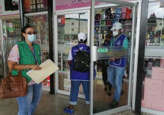Colonenses insisten en salir a las vías públicas, sin medidas de bioseguridad