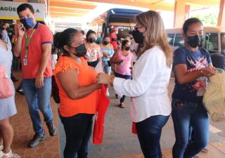 Operativos de docencia y verificación de uso de pantallas fáciales en transporte público en Veraguas