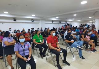 Abarrotado los puestos de vacunación en San Miguelito
