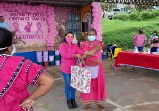 Cierre de la campaña "Uniendo Fuerzas contra el Cáncer" en el Subcentro de Salud de Cerro Iglesias, Comarca Ngäbe Buglé