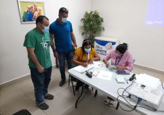Exitosa jornada de manipuladores de alimentos en Las Tablas 