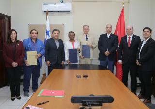  Minsa firma acuerdo de cooperación con la Soberana Orden de Malta